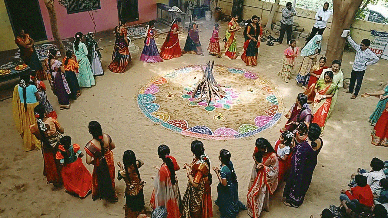 వేడుకగా ముందస్తు సంక్రాంతి సంబరాలు