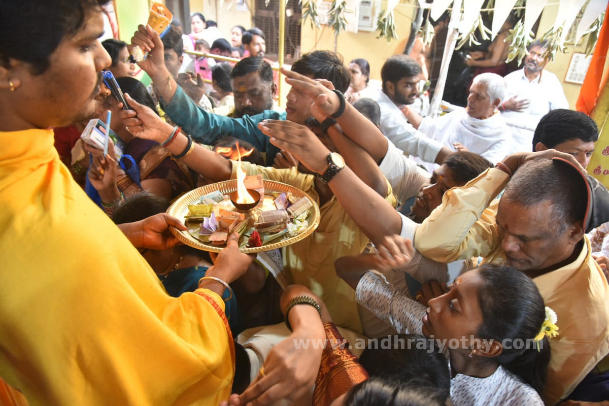 సరస్వతీ నమస్తుభ్యం