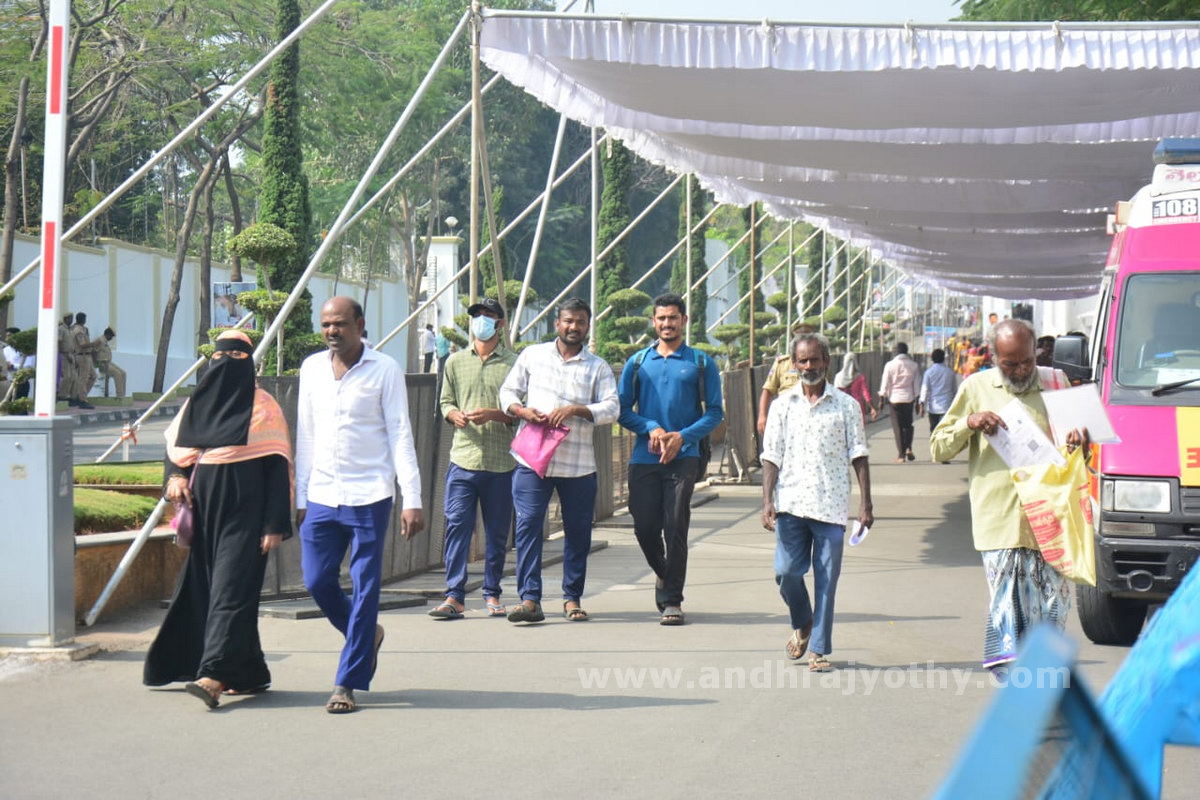 భూ సమస్యలపై భారీగా ఫిర్యాదులు