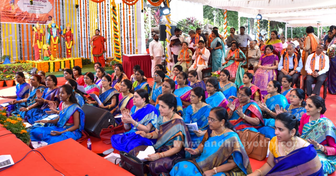 నగరం.. భక్తిపారవశ్యం