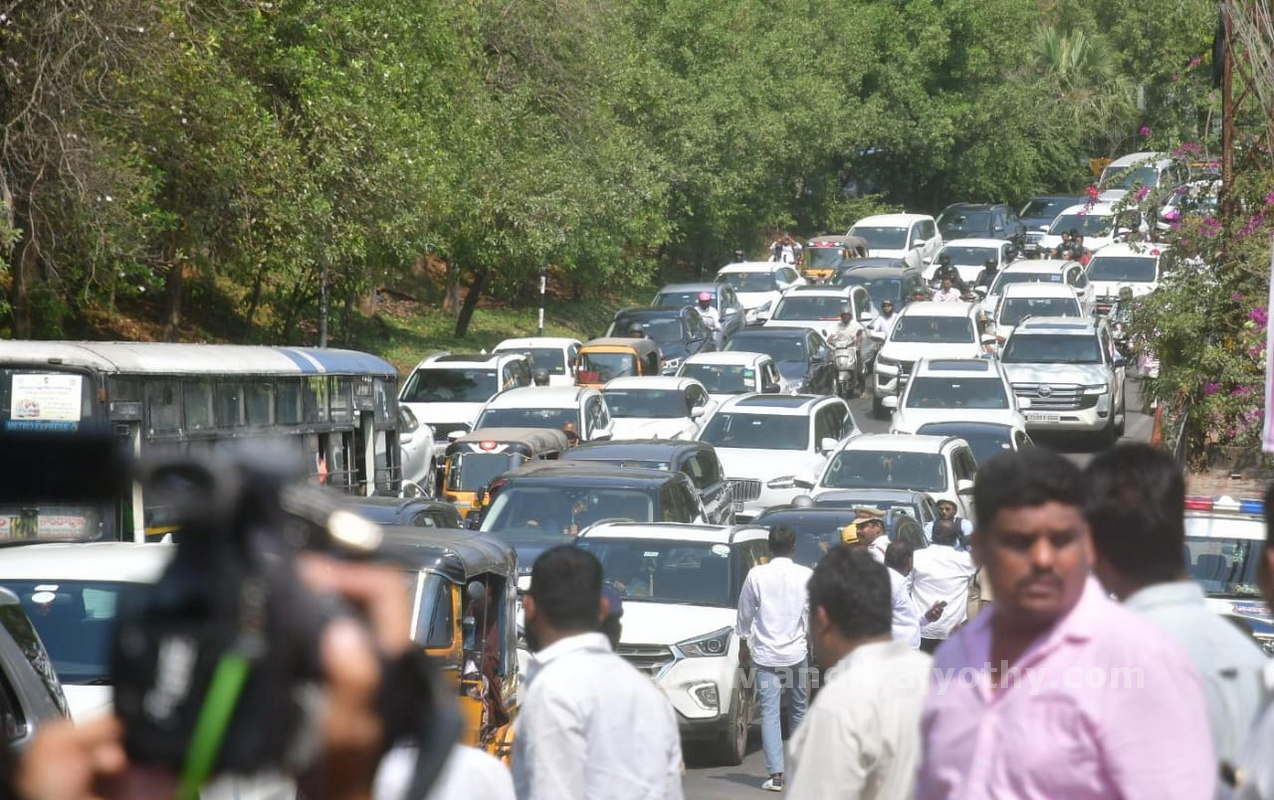 కాంగ్రెస్‌కు తెలివి లేదు