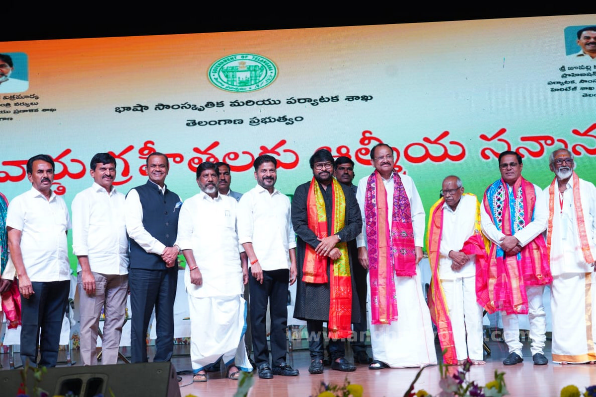 కళాకారులను గౌరవించడం మన బాధ్యత