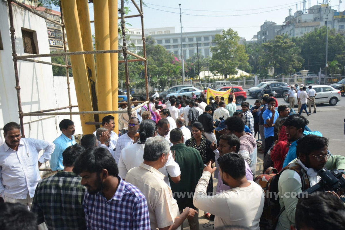 భూ సమస్యలపై భారీగా ఫిర్యాదులు
