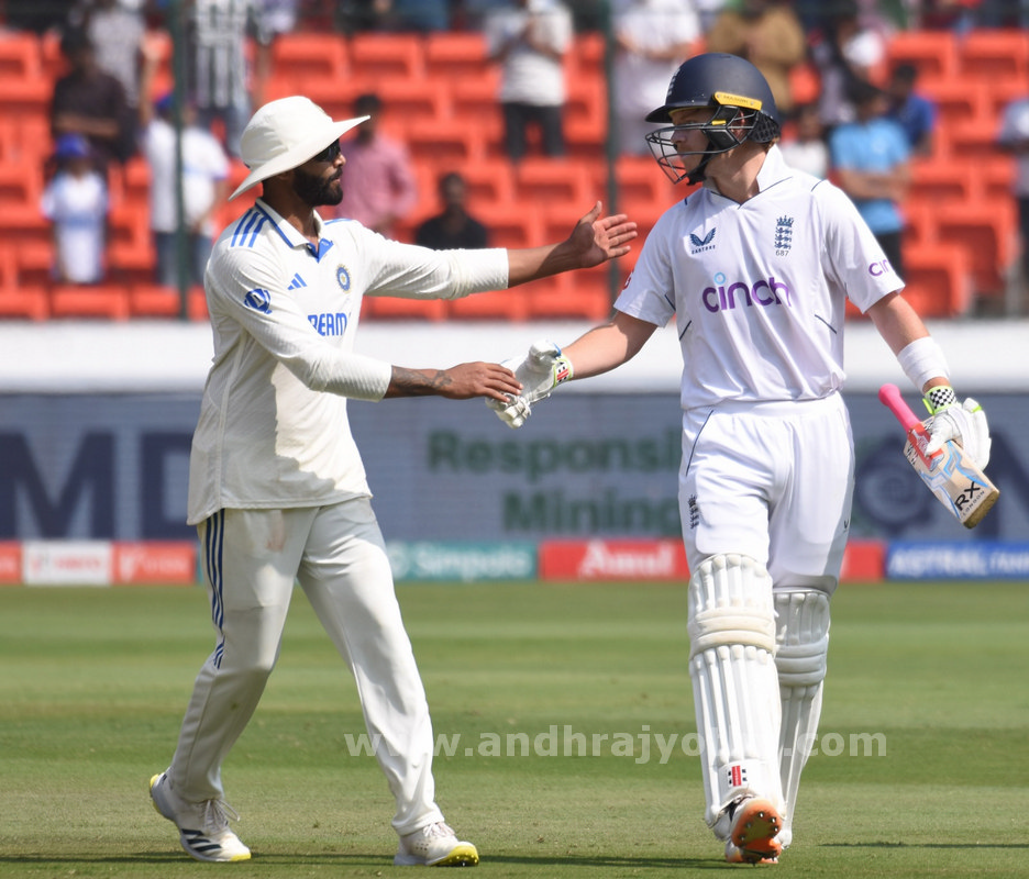 కష్టాల్లో భారత్‌ టీం