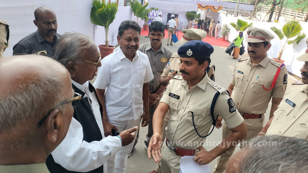 మహాత్ముడికి అశ్రుతాంజలి