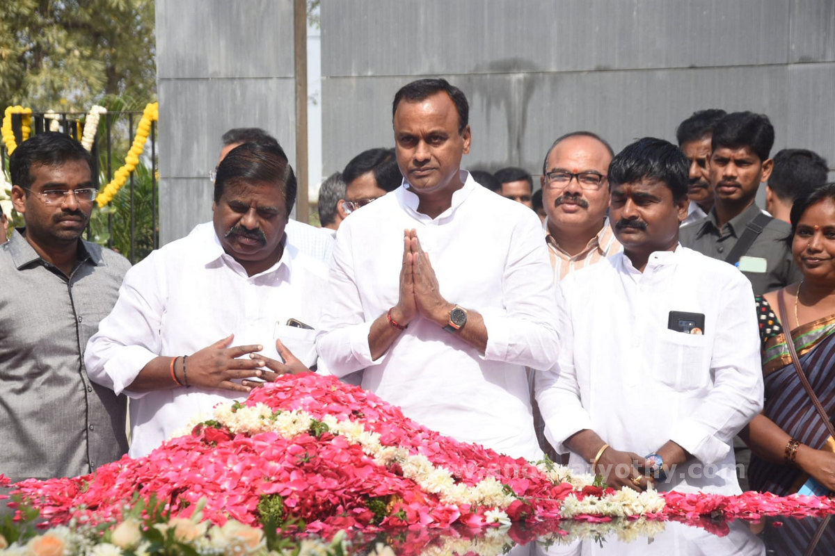 తెలంగాణ సాధనలో జైపాల్‌ కృషి ఎనలేనిది