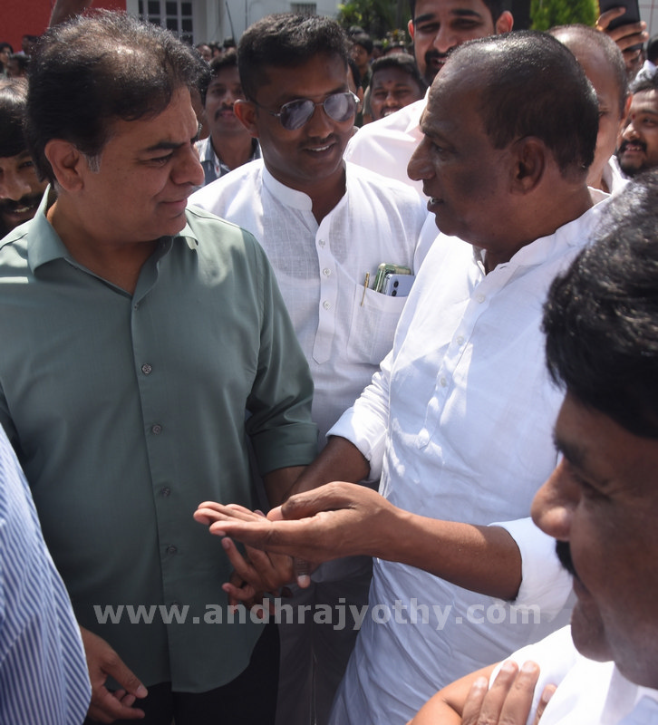 ఎమ్మెల్యేగా కేసీఆర్‌ ప్రమాణస్వీకారం