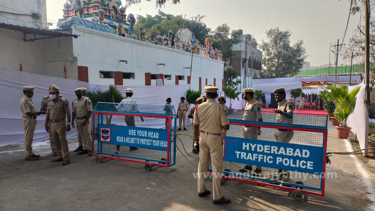 మహాత్ముడికి అశ్రుతాంజలి