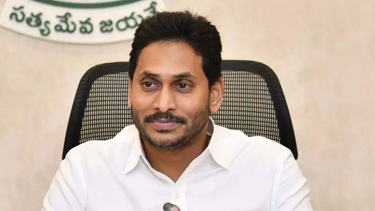 CM Jagan: సీఎం క్యాంప్ కార్యాలయానికి క్యూ కట్టిన ఎమ్మెల్యేలు..