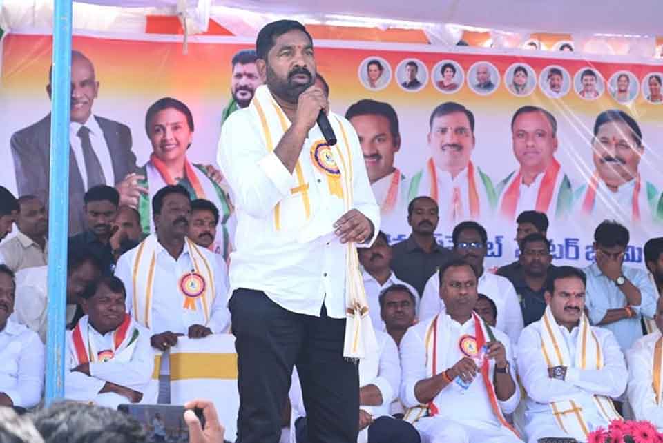 MLA Nagaraju: బీఆర్ఎస్ నేతలను IPC 390 సెక్షన్‌తో పోల్చిన ఎమ్మెల్యే నాగరాజు 