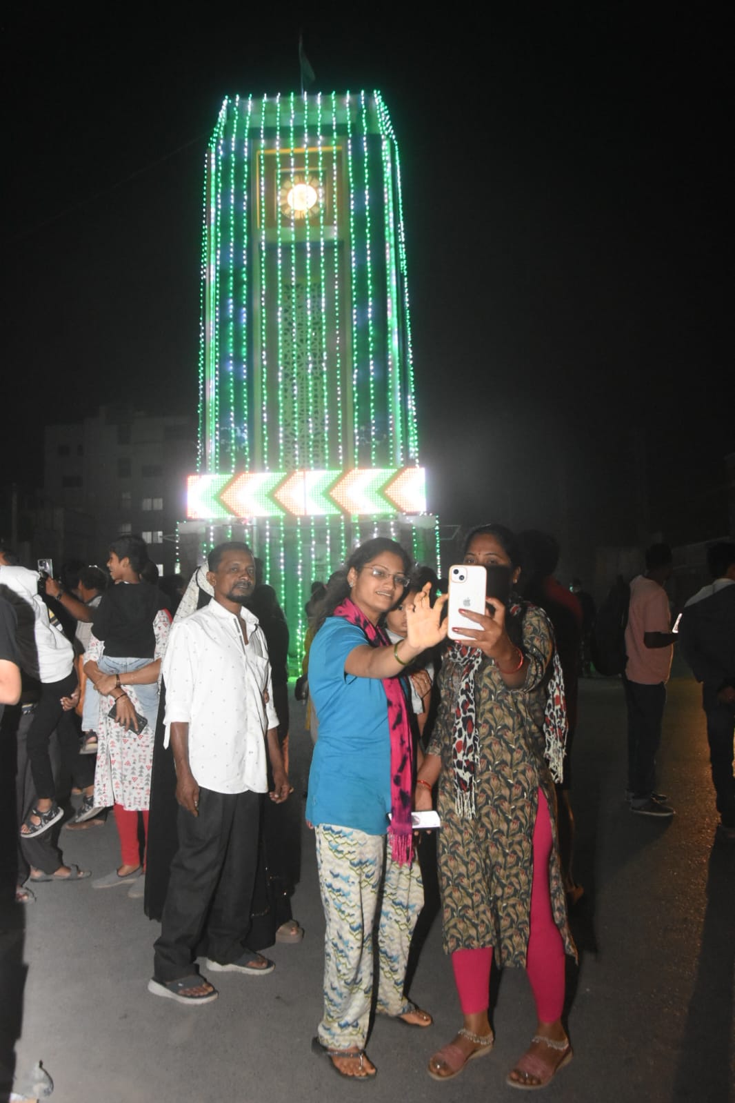 HAPPY NEW YEAR: ఏపీలో ఘనంగా న్యూ ఇయర్ వేడుకలు ఫొటోలు