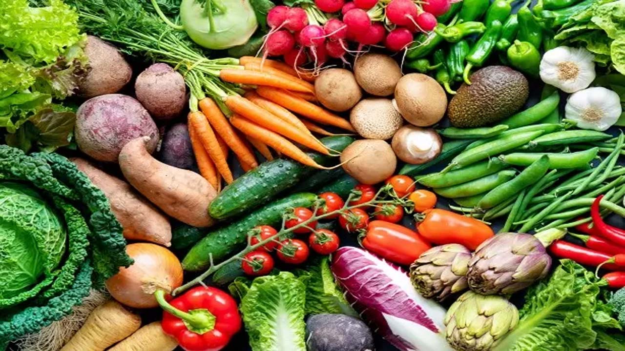 Vegetables: తగ్గిన కూరగాయల ధరలు.. రూ.20లోపు టమాట, వంకాయ