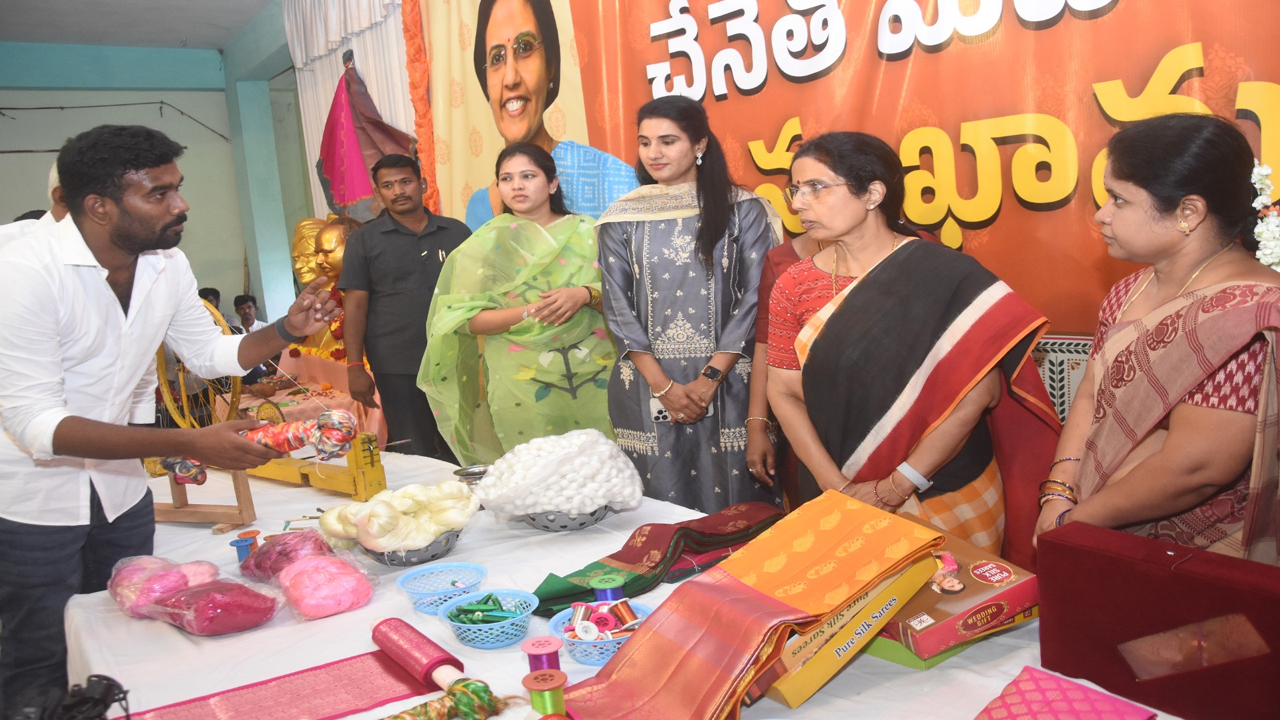 Bhuvaneswari: ప్రాణం ఉన్నంతవరకు కార్యకర్తలకు అండగా ఉంటాం.. 