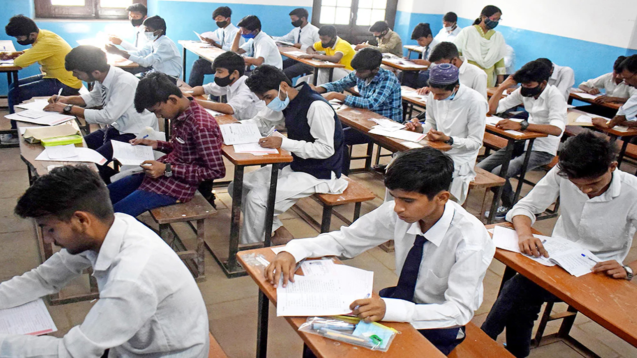 CBSE: సీబీఎస్ఈ 10, 12వ తరగతి ఎగ్జామ్స్ రీ షెడ్యూల్..కొత్త తేదీలివే