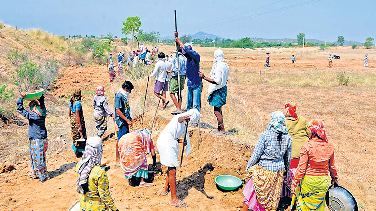  పంచాయతీలకు దూరంగా ‘ఉపాధి’