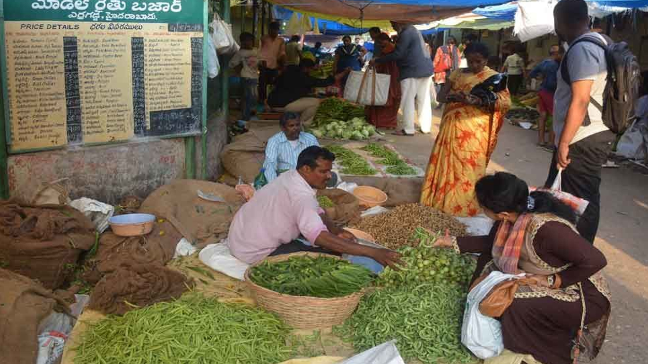 TS News: యధావిధిగా ఎర్రగడ్డ రైతు మార్కెట్ విక్రయాలు