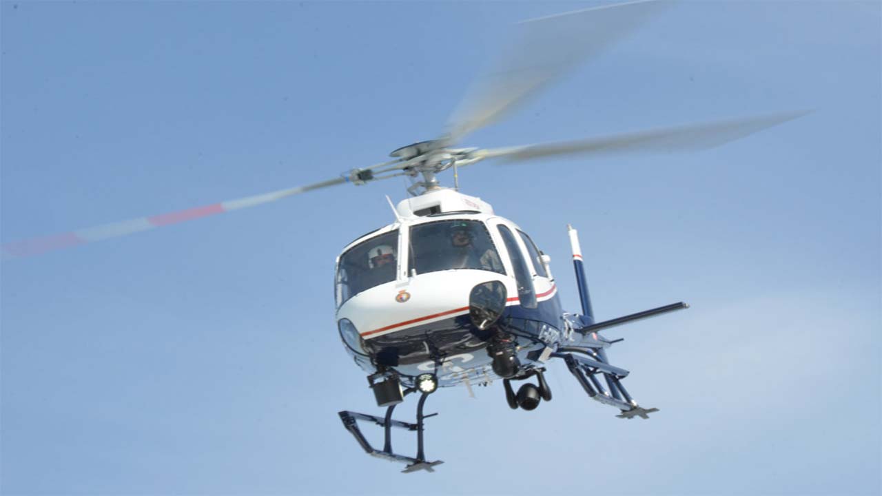 Helicopter: దట్టమైన అటవీప్రాంతంలో.. హెలికాప్టర్‌ చక్కర్లు