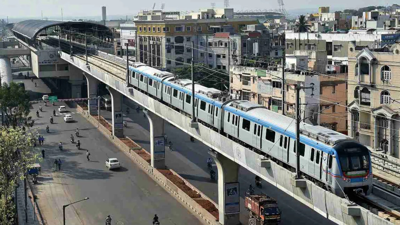 Hyderabad Metro: న్యూ ఇయర్ సందర్భంగా మెట్రో రైలు ప్రయాణికులకు శుభవార్త