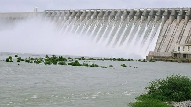  Nagarjuna Sagar: నాగార్జున సాగర్ డ్యామ్‌పై పర్యాటకుల ఆందోళన