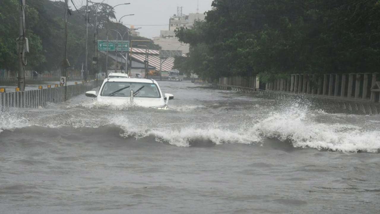 Chennai: అంధకారంలో ఉత్తర చెన్నై.. శివారు ప్రాంతాలు కూడా.. 