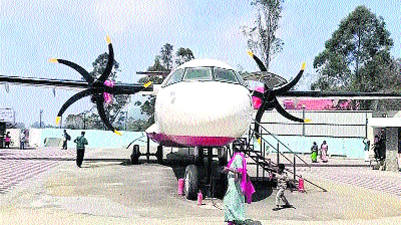 Flight Hotel: పర్యాటకులను ఆకట్టుకుంటున్న విమాన హోటల్‌