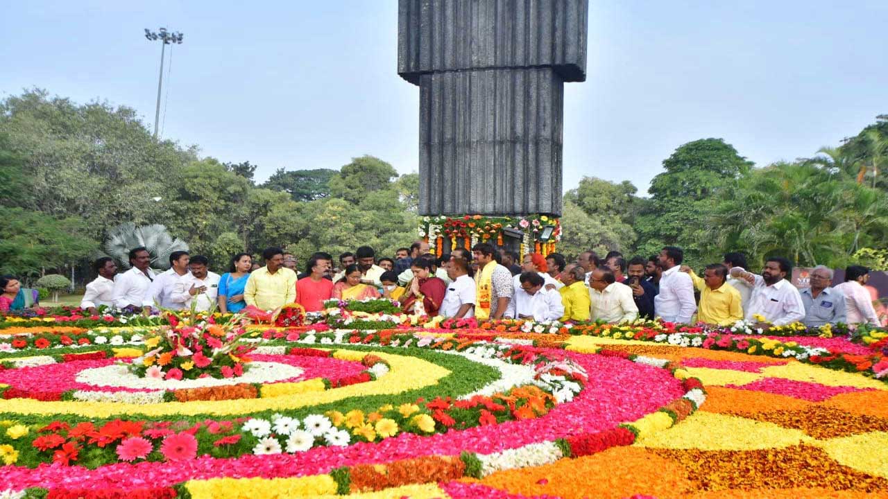 NTR Death Anniversary: ఎన్టీఆర్‌కు ఘన నివాళి