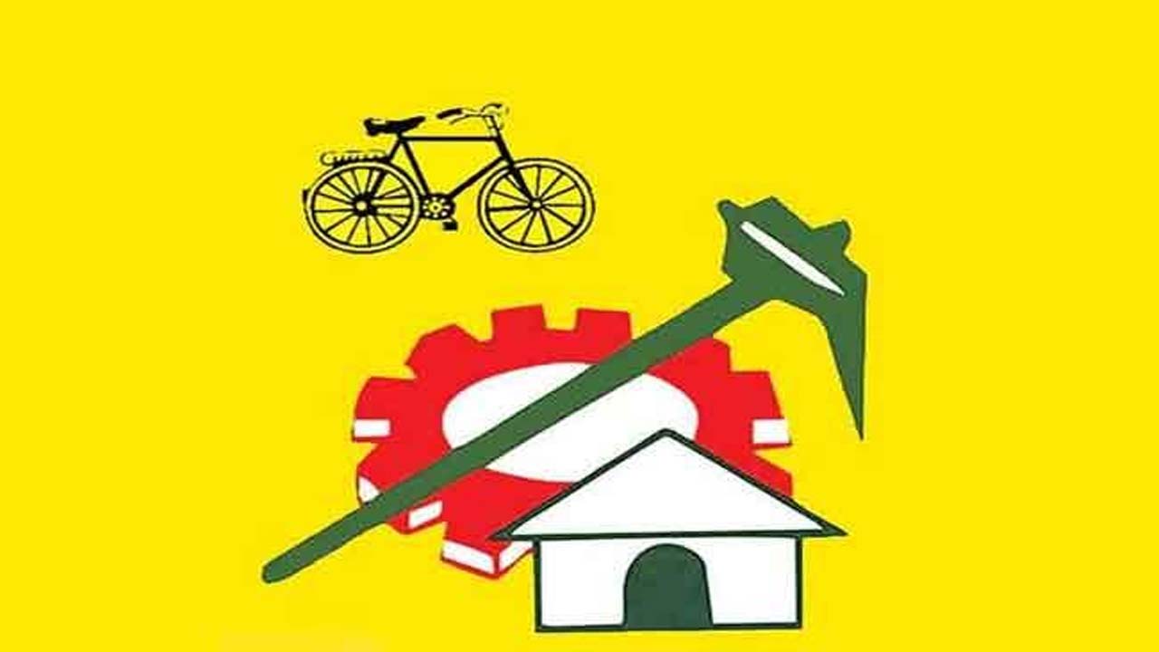 బెంగళూరు: ఆంధ్రప్రదేశ్లో ఈసారి తెలుగుదేశం ప్రభంజనం ఖాయమని..