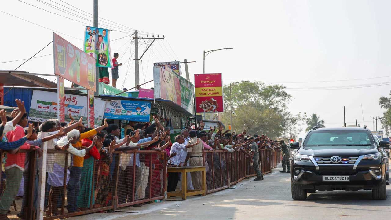 లేపాక్షి శిల్ప సంపద అద్భుతం.. ప్రధాని మోదీ