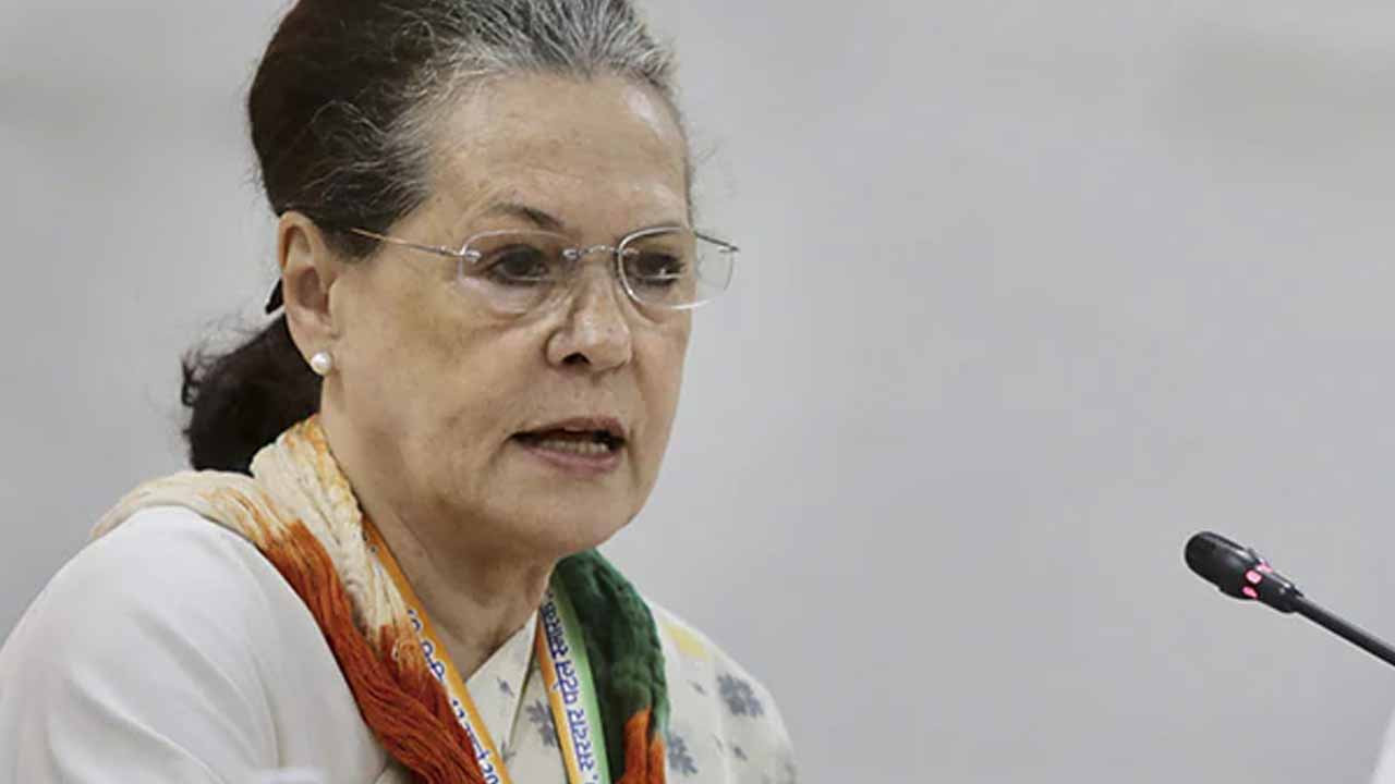Sonia Gandhi: అయోధ్య ప్రారంభోత్సవానికి సోనియా వెళ్తారా ? దిగ్విజయ్ సింగ్ ఏం చెప్పారంటే?