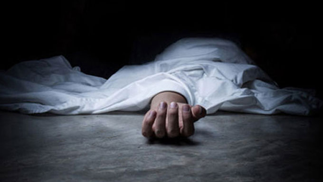 Suicide: సూర్యాపేట, పాఠశాల ముందు వైష్ణవి కుటుంబసభ్యుల ఆందోలన