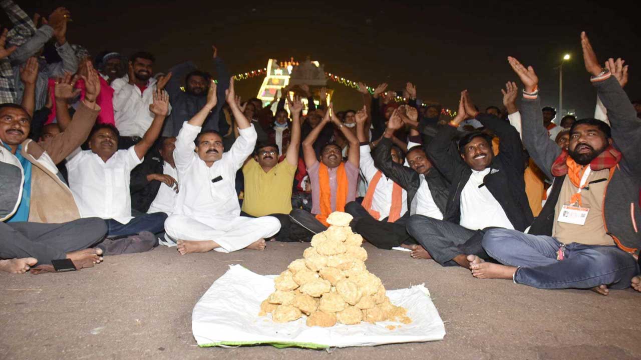 Happy New Year: తిరుమలలో భక్తుల రద్దీ