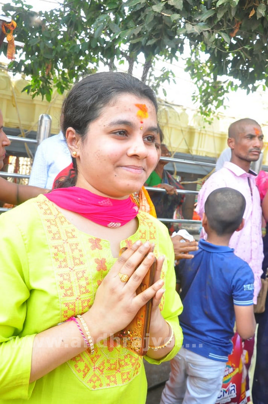 మేడారం జాతరకు 2 కోట్లు