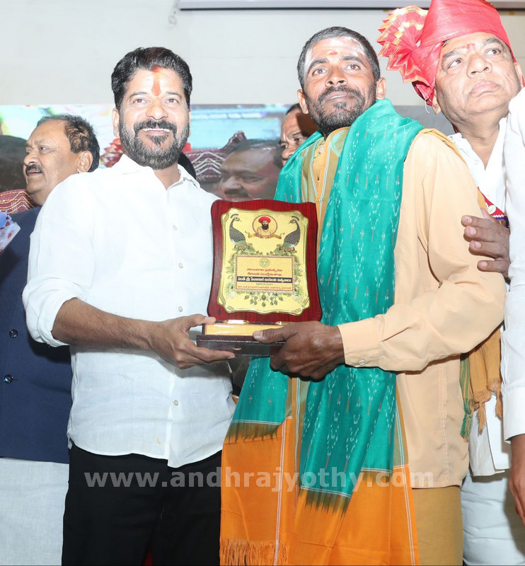 తండాల రూపురేఖలు మారుస్తాం.. 