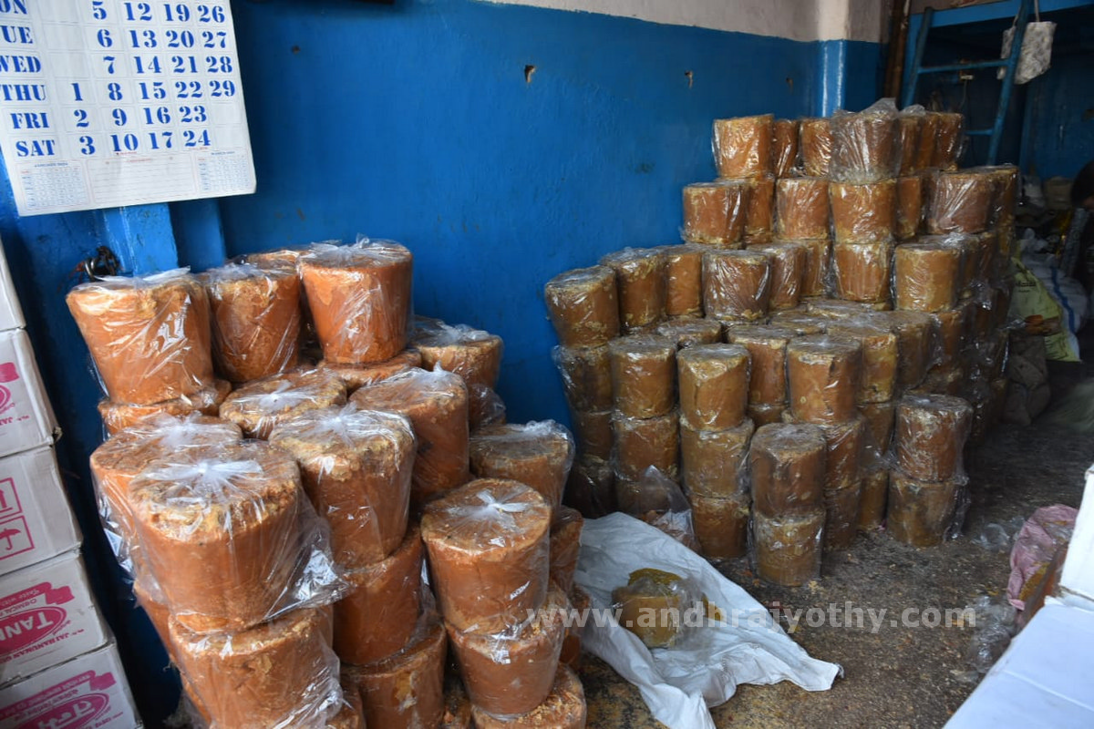 మేడారం.. భక్తజనహారం