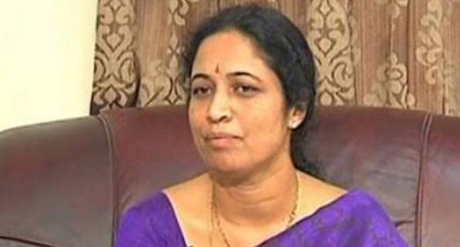 AP News: పాన్యం నియోజక వర్గాన్ని ఎమ్మెల్యే, ఆయన వర్గీయులు లూటీ చేశారన్న చరితా రెడ్డి
