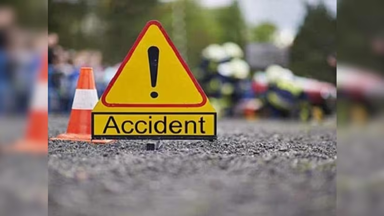 Road Accident: గుంటూరు జిల్లాలో రోడ్డు ప్రమాదం: ముగ్గురి మృతి