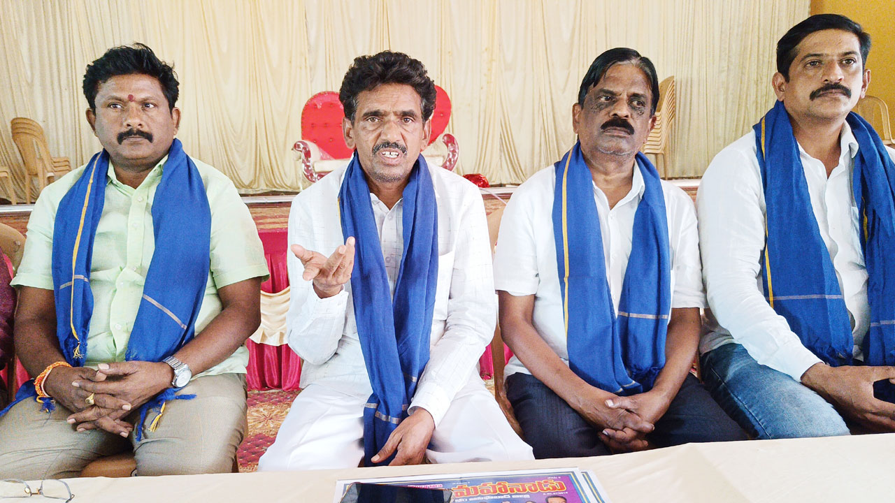 Kumaram Bheem Asifabad:  ఎస్సీ వర్టీకరణపై మోదీ, మందక్రిష్ణ నాటకాలాడుతున్నారు