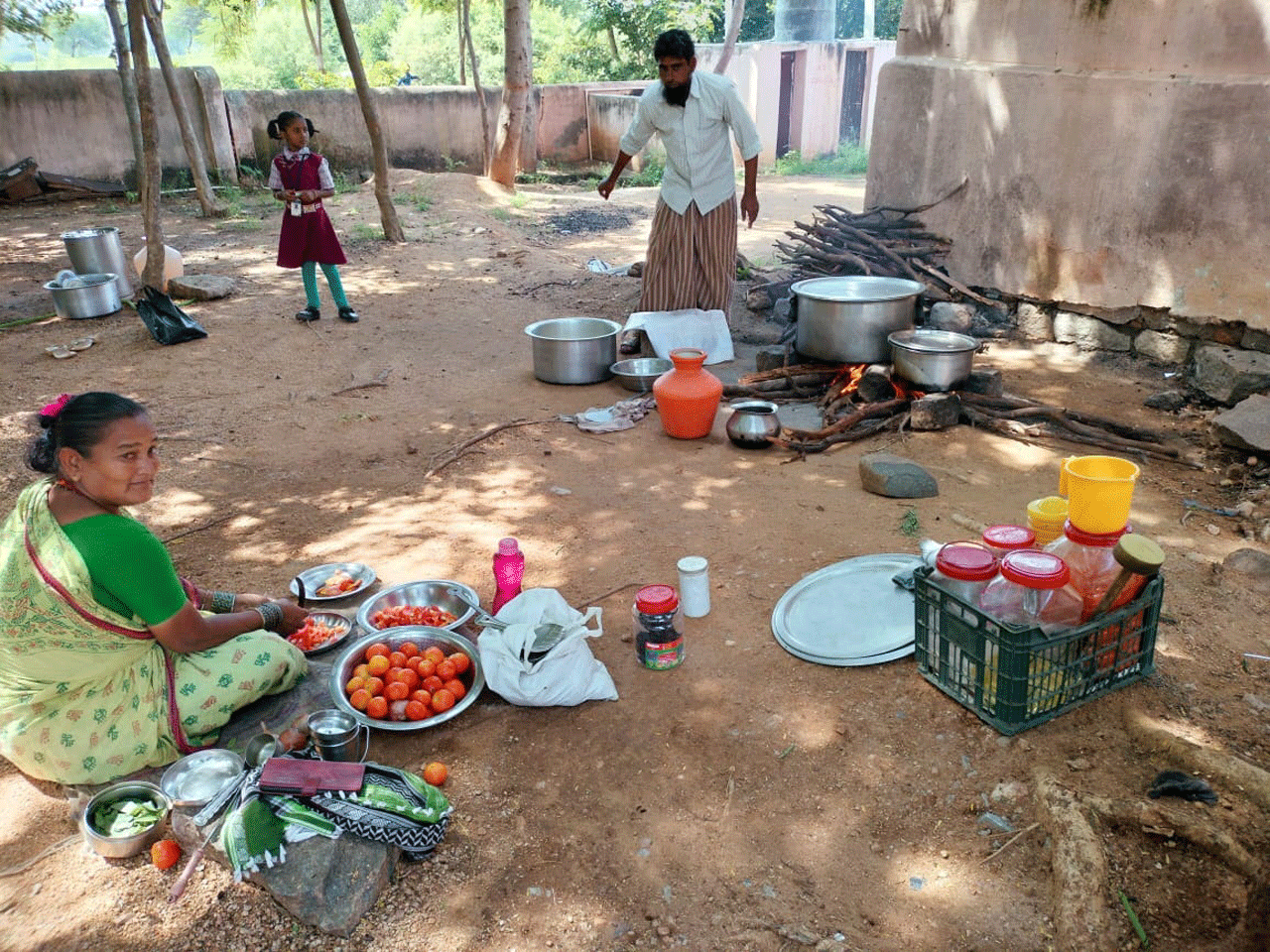 మధ్యాహ్న భోజనం.. బకాయిల భారం