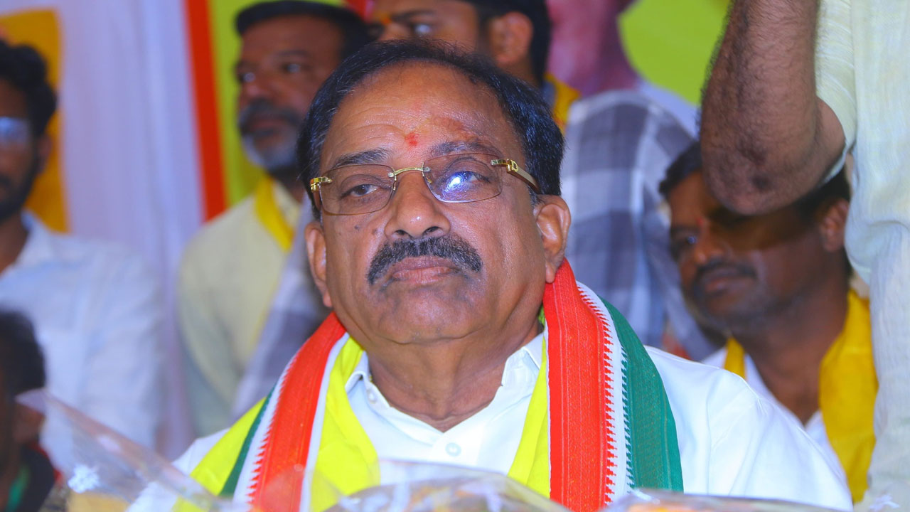 Minister Thummala: వ్యవసాయ అధికారులు రైతులకు సూచనలు ఇవ్వాలి