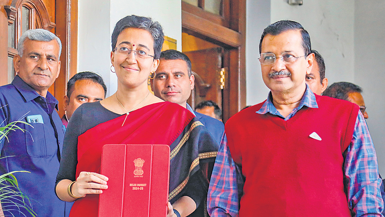 ప్రతి మహిళకు నెలకు 1,000