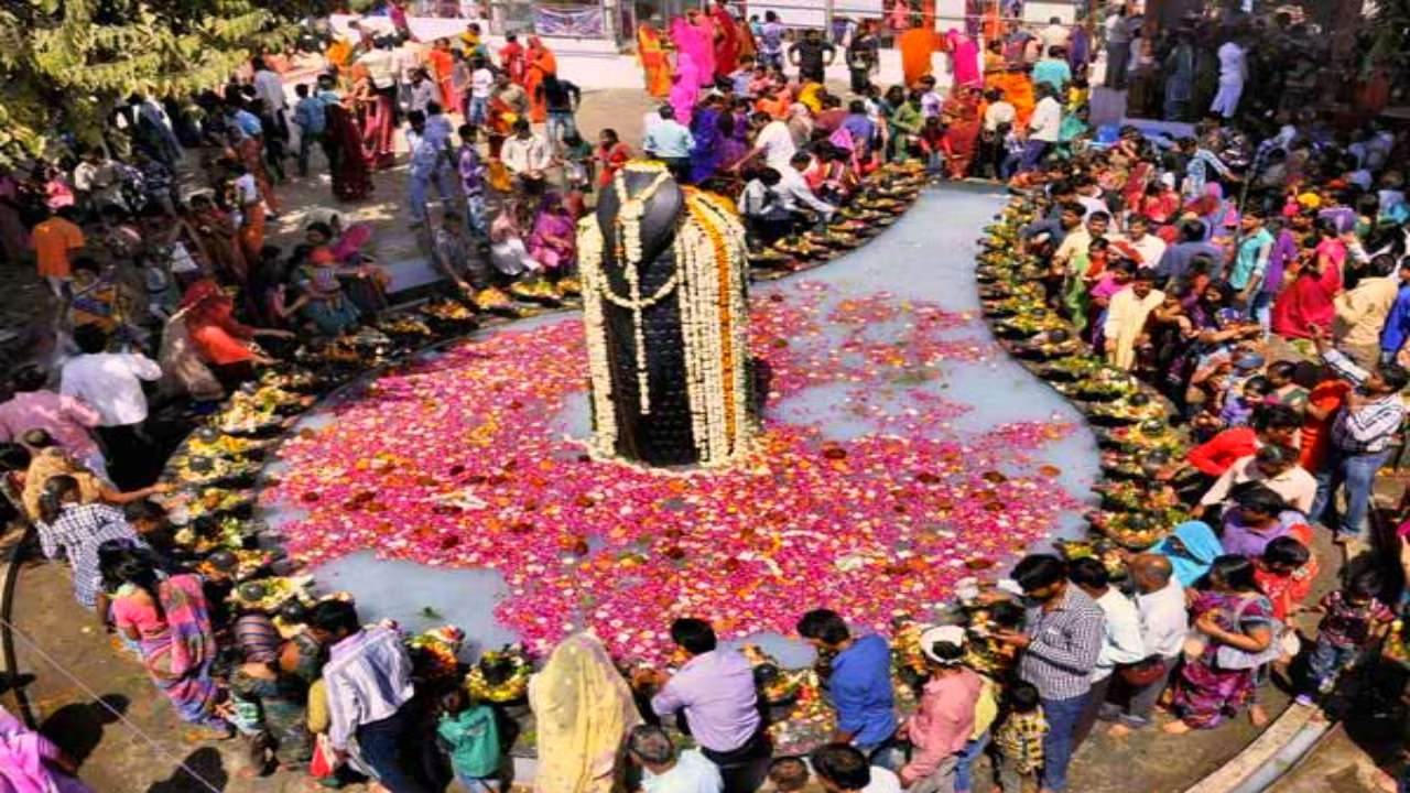 Andhrapradesh: ఇంద్రకీలాద్రిపై శ్రీ భ్రమరాంబ మల్లేశ్వర ఆలయంలో ప్రత్యేక పూజలు