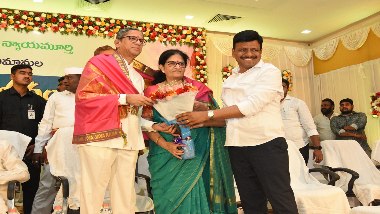 మాతృ భాష పరిరక్షణకు అందరం కృషి చేయాలి: జస్టిస్ ఎన్వీ రమణ