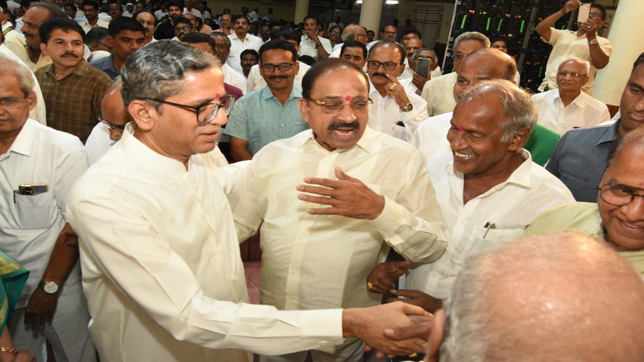 మాతృ భాష పరిరక్షణకు అందరం కృషి చేయాలి: జస్టిస్ ఎన్వీ రమణ