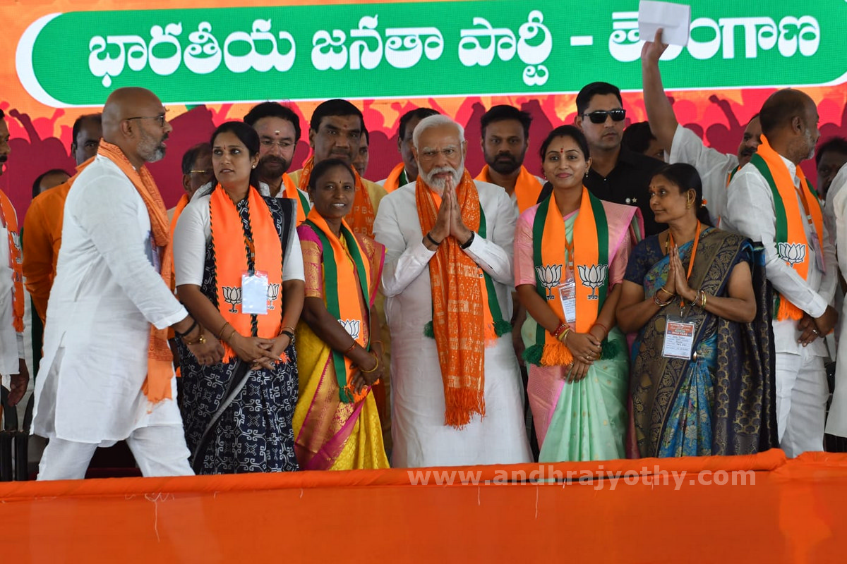 స్కామ్‌లన్నీ కుటుంబ పార్టీలవే  