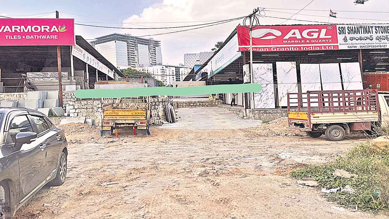 33 అడుగుల రోడ్డు.. 35 వేల అద్దె!