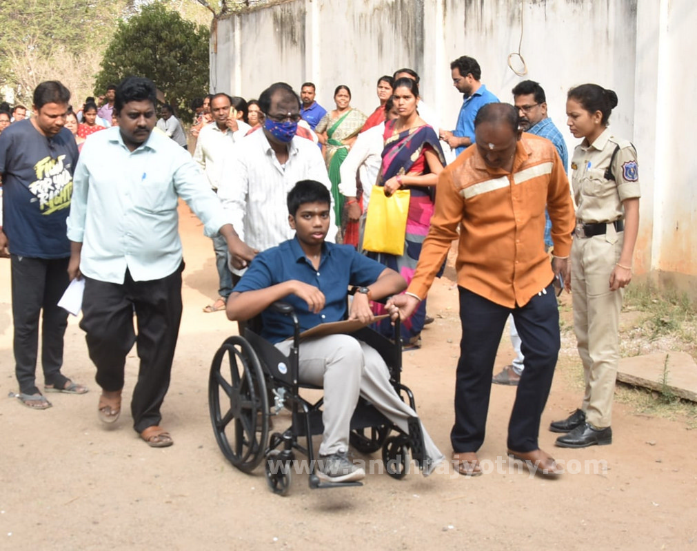  పది పరీక్షలు షురూ..