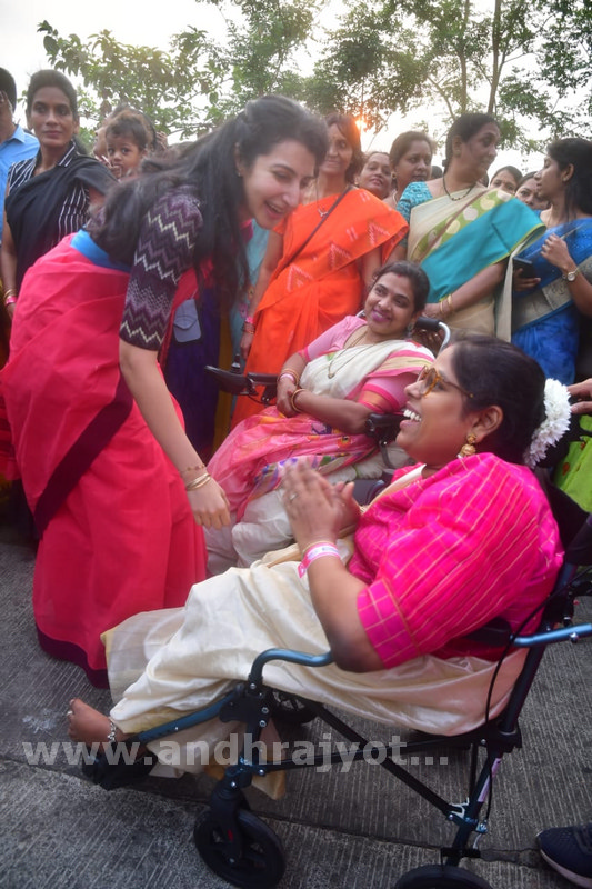 శారీ రన్‌.. అదిరెన్‌!