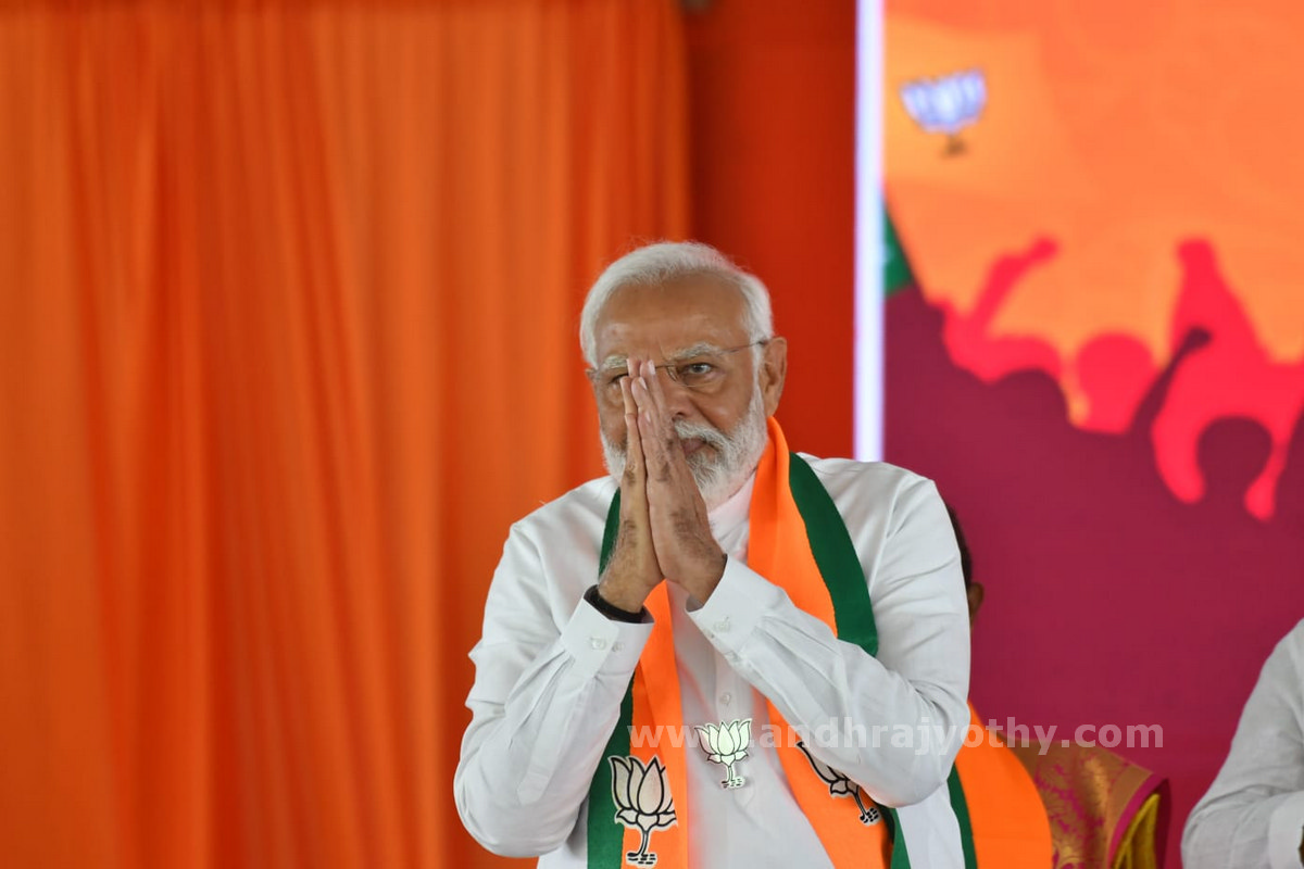స్కామ్‌లన్నీ కుటుంబ పార్టీలవే  