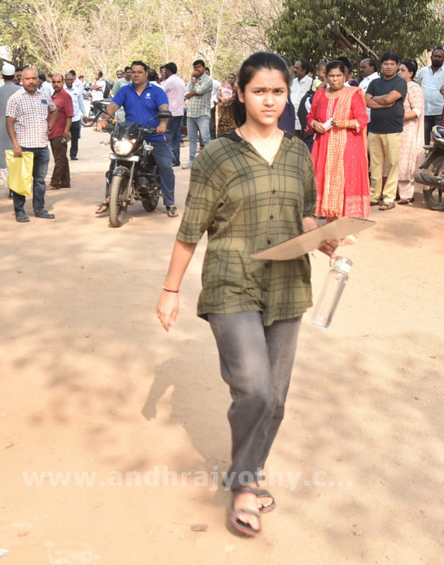  పది పరీక్షలు షురూ..