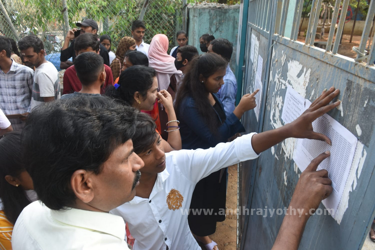  పది పరీక్షలు షురూ..
